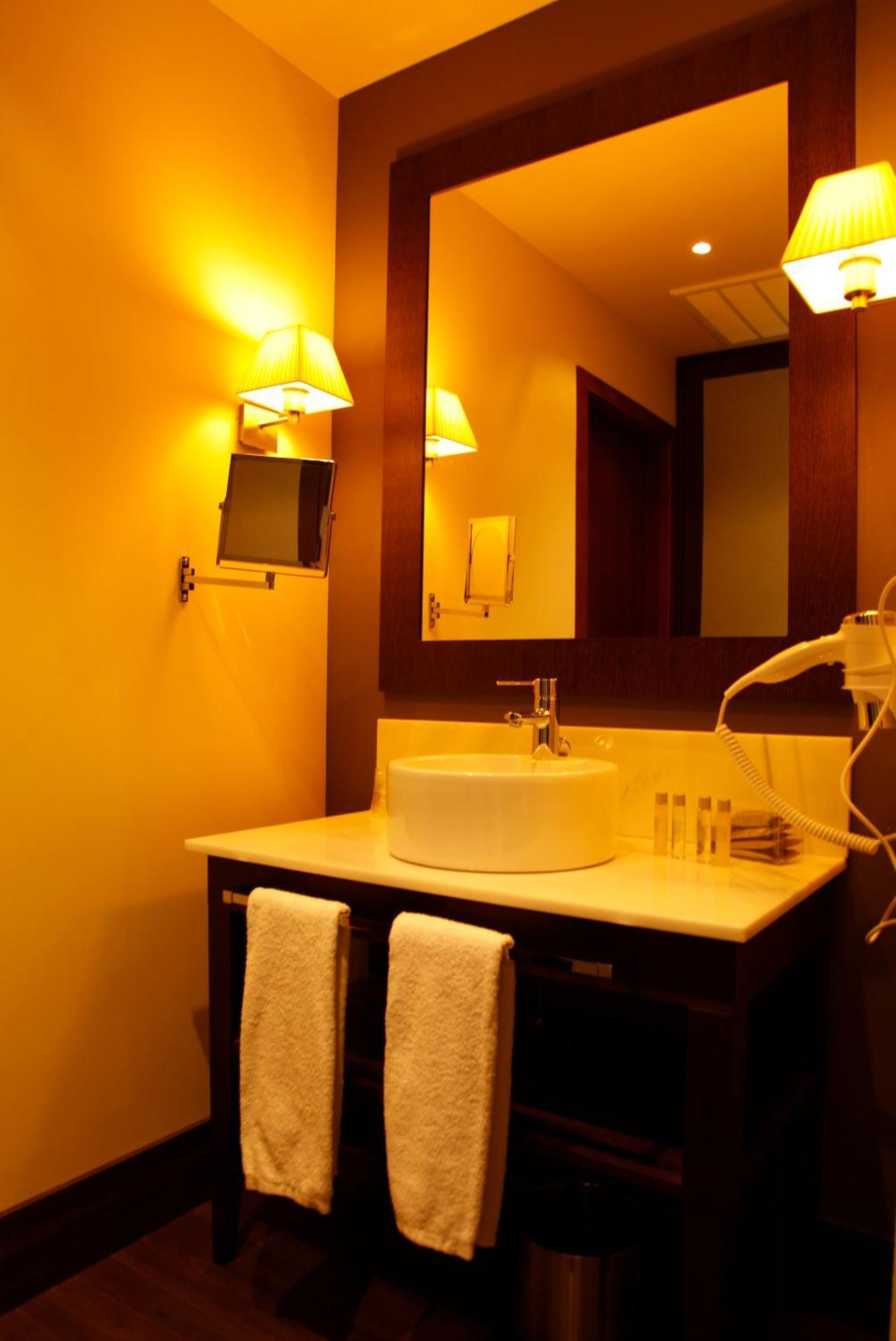 סגורבה Hotel Spa Martin El Humano מראה חיצוני תמונה